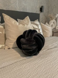 Almofada Decorativa Com No Em Veludo Preto 30 X 30 Cm Malni