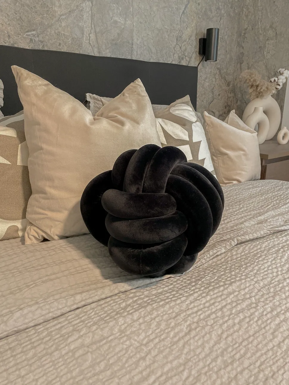 Almofada Decorativa Com No Em Veludo Preto 30 X 30 Cm Malni