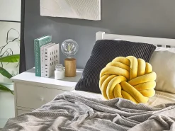 Almofada Decorativa Com No Em Veludo Amarelo 30 X 30 Cm Akola