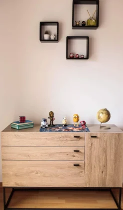 Aparador Com 3 Gavetas E 1 Porta Cor De Madeira Clara Arietta