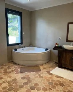 Banheira De Hidromassagem De Canto Em Acrilico Branco Com Led 140 X 140 Cm Baracoa