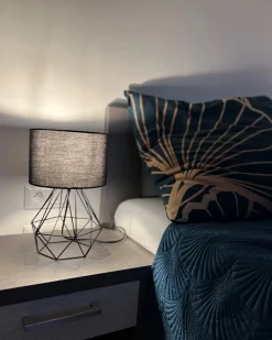 Candeeiro De Mesa 35 Cm Preto Maroni