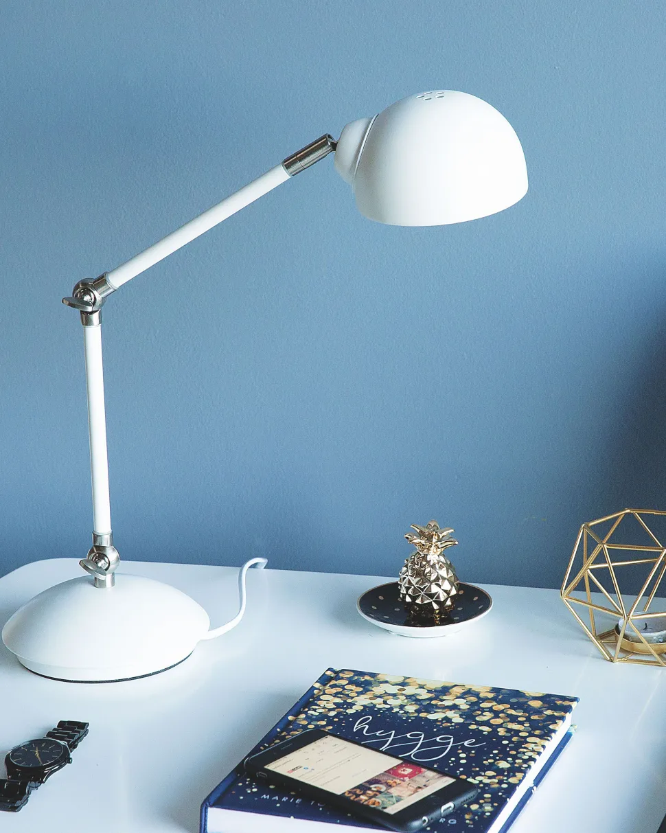 Candeeiro De Mesa Articulavel Em Metal Branco 60 Cm Helmand