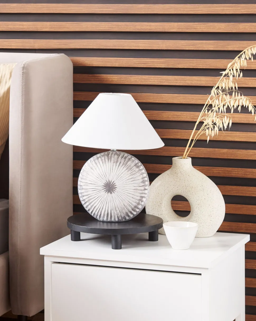 Candeeiro De Mesa Cinzento Com Abajur Em Forma De Cone Yuna