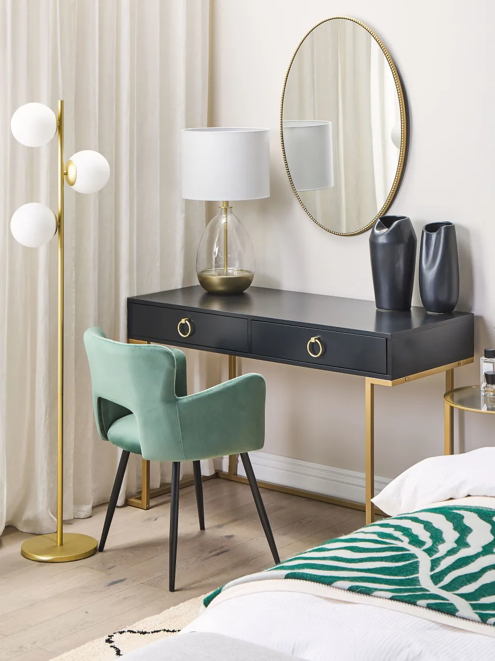 Candeeiro De Mesa Dourado E Branco Okari