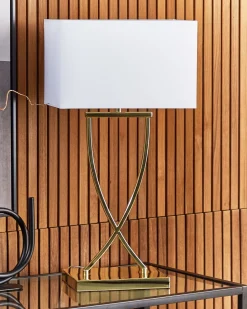 Candeeiro De Mesa Em Metal Dourado E Abajur Branco Yasuni