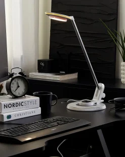 Candeeiro De Mesa Led Em Metal Branco E Prateado Com Porta Usb Corvus