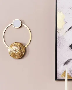 Candeeiro De Parede Led Em Metal Dourado Ponuga