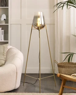 Candeeiro De Pe Em Metal Dourado 133 Cm Mena