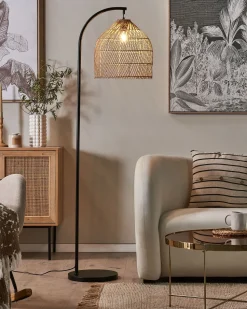 Candeeiro De Pe Em Rattan Cor Natural 165 Cm Bernica