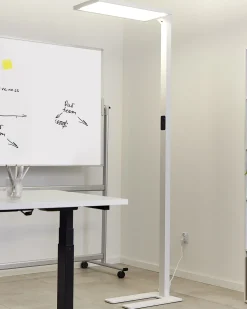Candeeiro De Pe Led Em Metal Branco 196 Cm Orion