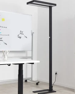 Candeeiro Led De Pe Em Metal Preto 197 Cm Taurus
