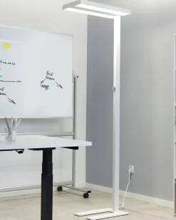 Candeeiro Led De Pe Em Metal Branco 197 Cm Taurus