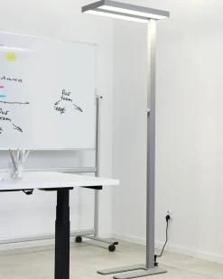 Candeeiro Led De Pe Em Metal Prateado 197 Cm Taurus