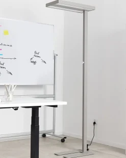 Candeeiro Led De Pe Em Metal Prateado 197 Cm Taurus