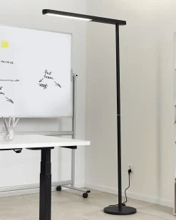 Candeeiro Led De Pe Em Metal Preto 186 Cm Perseus