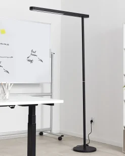 Candeeiro Led De Pe Em Metal Preto 186 Cm Perseus