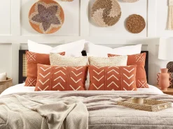 Conjunto De 2 Almofadas Decorativas Com Padrao Geometrico Em Algodao Laranja E Branco 45 X 45 Cm Vitis