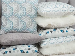 Conjunto De 2 Almofadas Decorativas Com Padrao Geometrico 45 X 45 Cm Azul E Cinzento Primrose