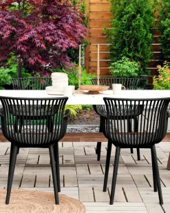 Conjunto De 4 Cadeiras Em Plastico Preto Pesaro