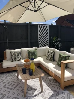 Conjunto De Jardim 5 Lugares Em Madeira De Acacia Branco Creme A Direita Marettimo