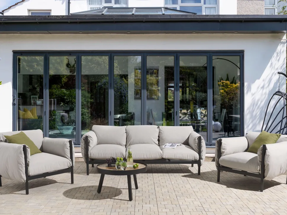 Conjunto De Jardim Com 2 Poltronas E Sofa De 3 Lugares Em Aluminio Cinzento Claro Esperia