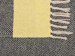 Manta Decorativa Em Algodao Cinzento E Amarelo 125 X 150 Cm Lapu