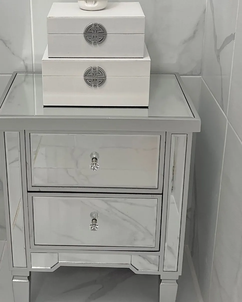 Mesa De Cabeceira Com 2 Gavetas Em Efeito Espelhado Prateado Tigy