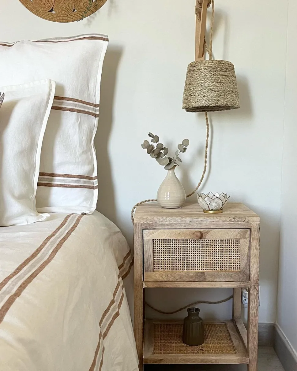 Mesa De Cabeceira Com 1 Gaveta Em Rattan Cor De Madeira Clara Esto