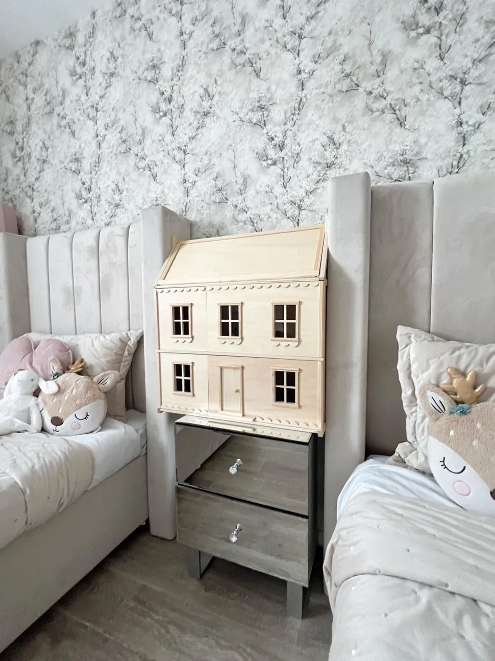 Mesa De Cabeceira Com 2 Gavetas Em Efeito Espelhado Prateado Nesle