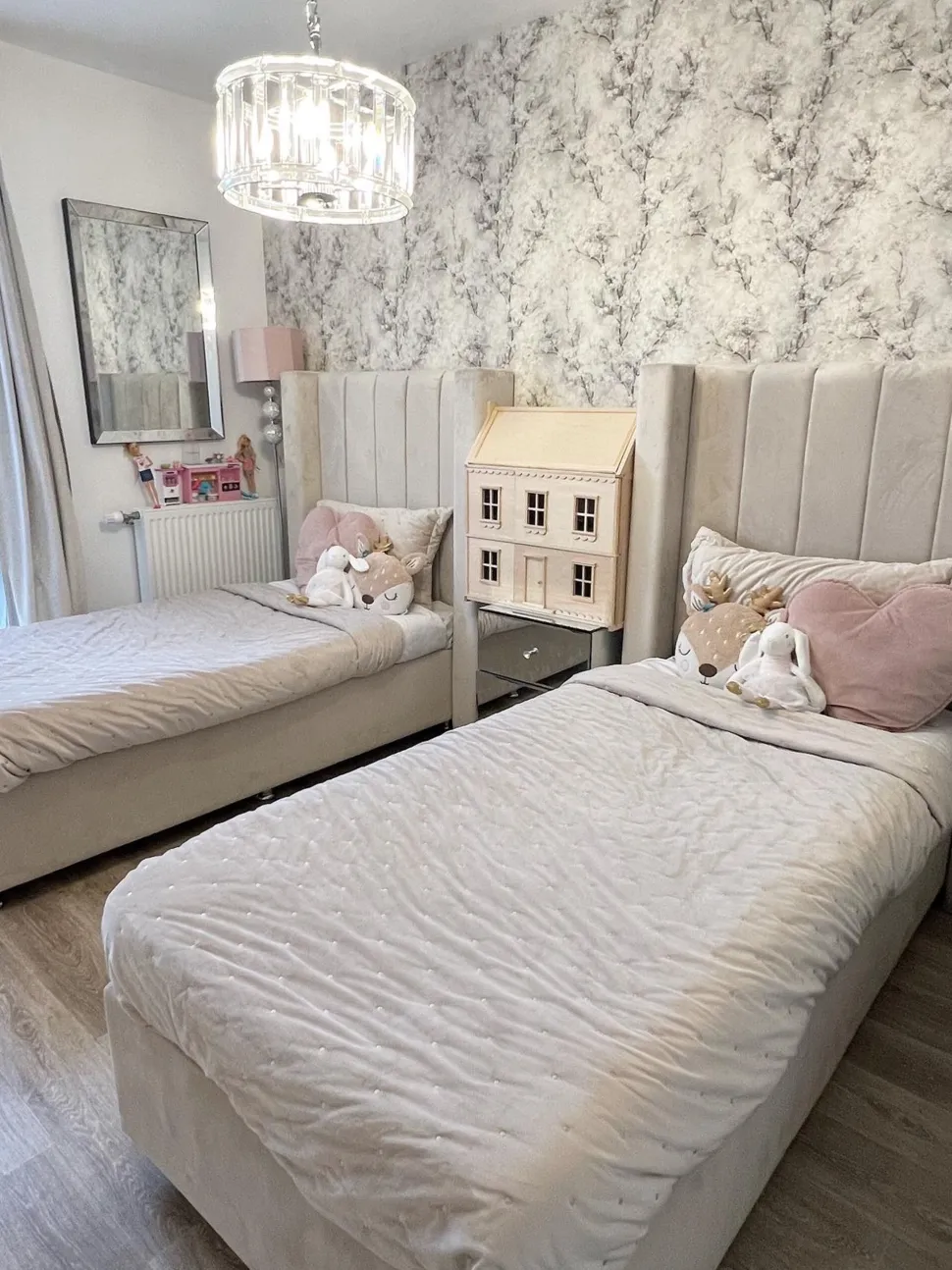 Mesa De Cabeceira Com 2 Gavetas Em Efeito Espelhado Prateado Nesle