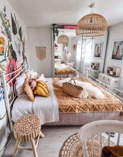 Mesa De Cabeceira Redonda Em Madeira Clara Nampa