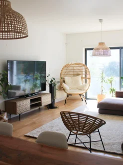 Movel De Tv Com 2 Portas E 2 Prateleiras Em Madeira Clara Torvi