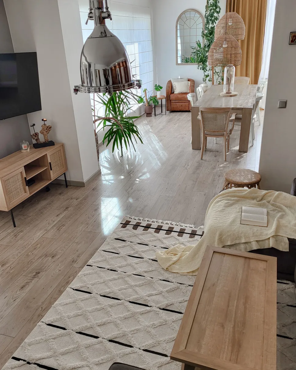 Movel De Tv Com 2 Portas E 2 Prateleiras Em Rattan Cor De Madeira Clara Pasco