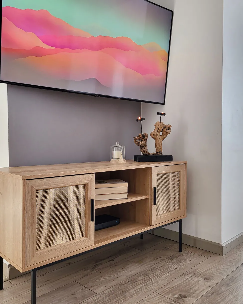 Movel De Tv Com 2 Portas E 2 Prateleiras Em Rattan Cor De Madeira Clara Pasco