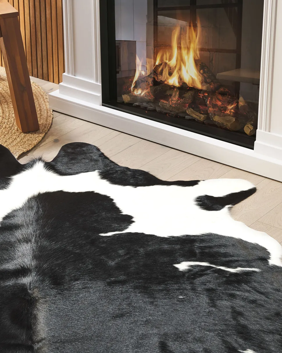 Pele De Vaca Em Preto E Branco Com 3-4 M² Nasqu