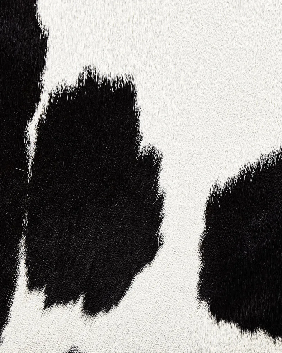 Pele De Vaca Em Preto E Branco Com 3-4 M² Nasqu