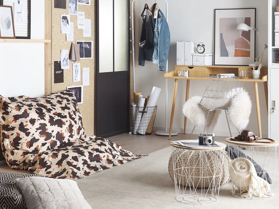 Pufe Almofada Com Padrao De Vaca 140 X 180 Cm Fuzzy