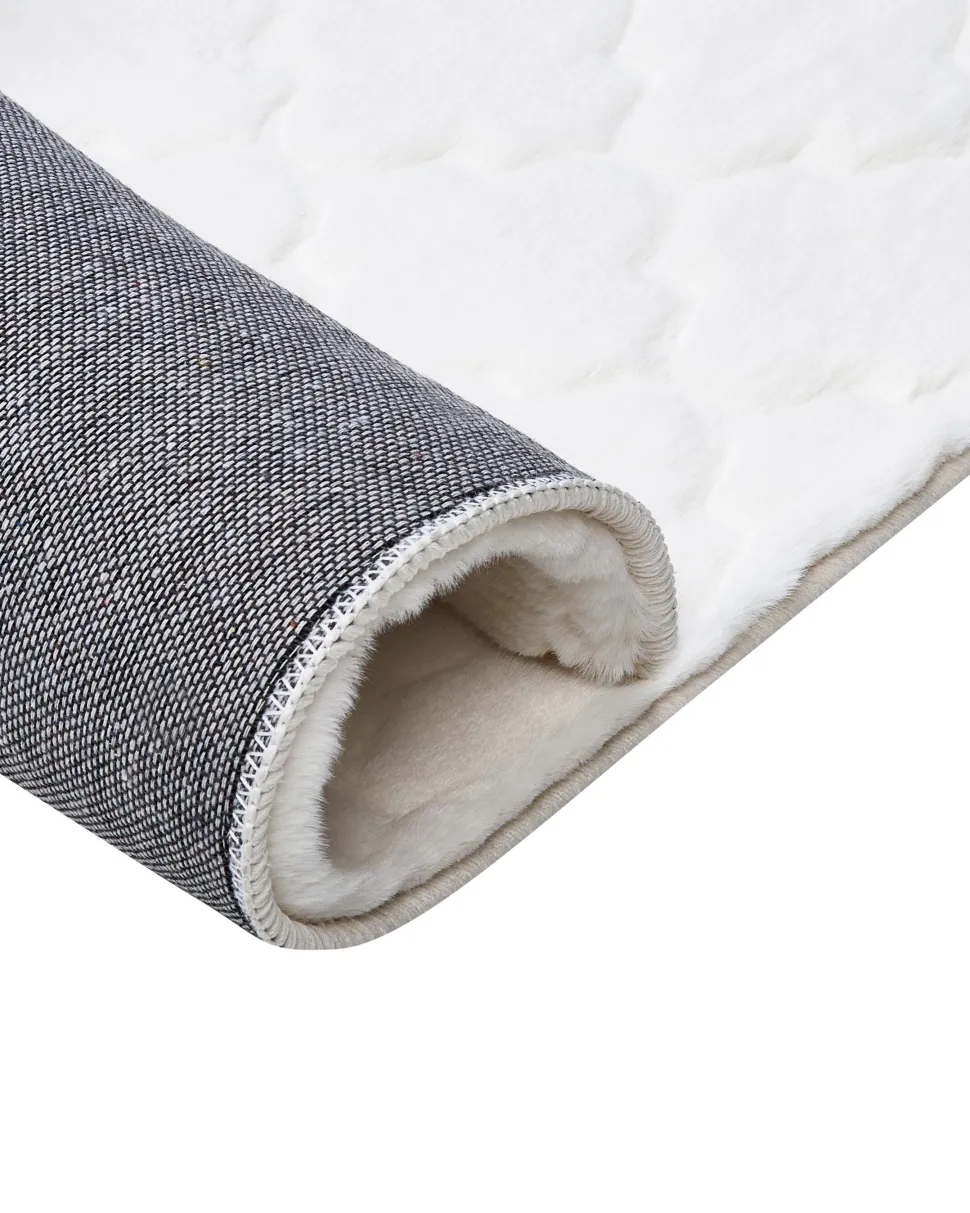 Tapete De Pele Sintetica De Coelho Branca 160 X 230 Cm Gharo