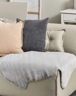 Tapete Em Pele Sintetica De Coelho Cinzenta 60 X 90 Cm Undara