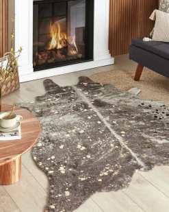 Tapete Em Pele Sintetica De Vaca Taupe E Dourado 150 X 200 Cm Bogong