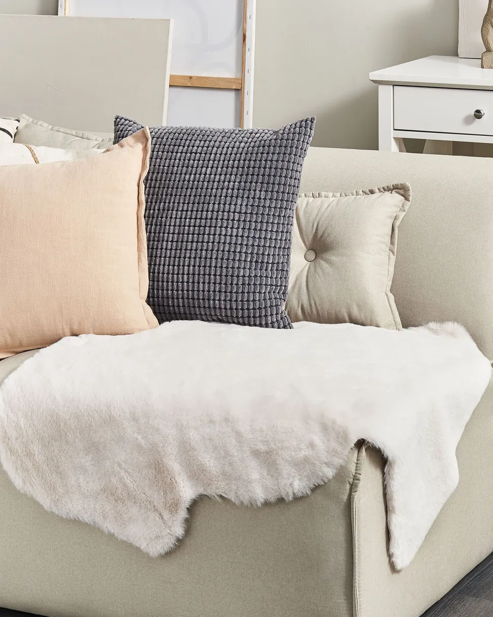 Tapete Em Pele Sintetica De Coelho Creme 60 X 90 Cm Undara