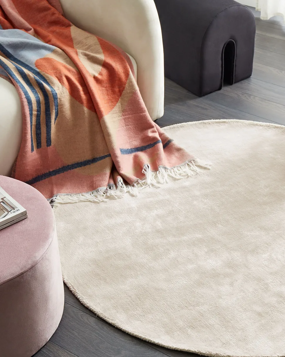 Tapete Redondo Em Viscose Creme Claro 140 Cm Gesi Ii